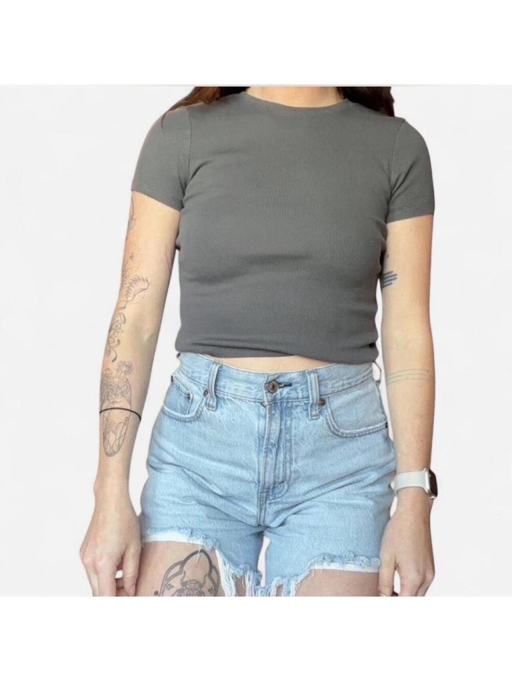 H&M Women's Grey and Blue Crop-top